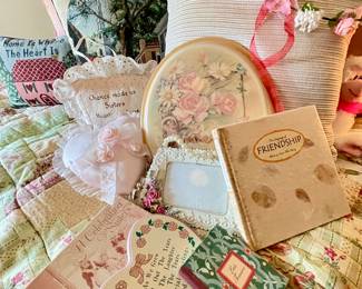 Various "Sister" decor