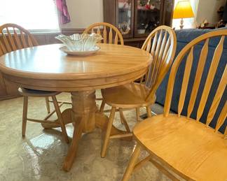 Oak Dinette Table & 4 Windsor back chairs
