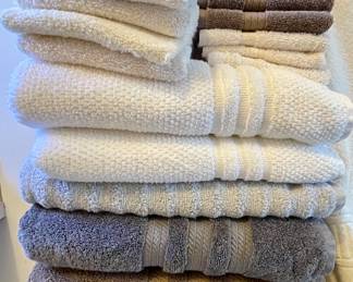 Various colors bath towels