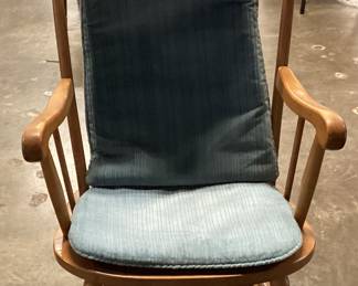 WOOD SPINDLE BACK ROCKER NO SHIPPING PICKUP ONLY