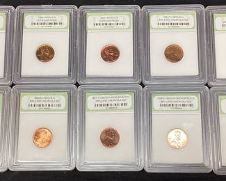(10) GRADED LINCOLN PENNIES, DCAM GEM PROOF & BRILLIANT UNCIRCULATED 1961-63, 1974-P, 1975-D, 1976-D, 2000-D, 2017-D UNION SHIELD, 2018-D UNION SHIELD, 2020-P