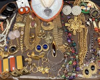 ASSORTED COSTUME JEWELRY, NAPIER, MONET, BRIGHTON