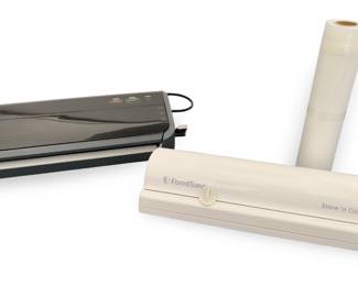 2 FoodSaver vacuum sealing machines