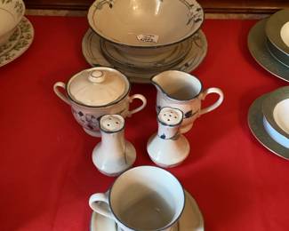 Vintage Epoch Apple Blossom 14 pc Set Made in Korea