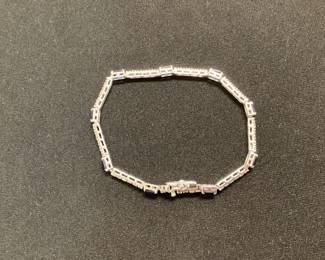 Silver Bracelet with Synthetic Saphire