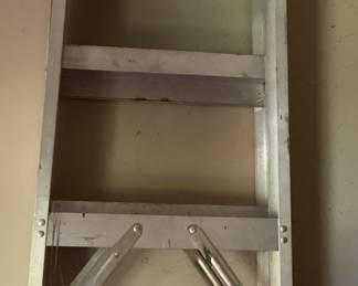 Metal 2 step ladder