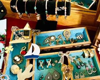 WIDE range of Jewelry - all earrings are pierced