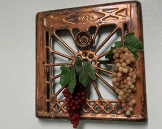 Copper wall hanging (grapes can be removed)