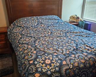 bed, great for guestroom or kid's room