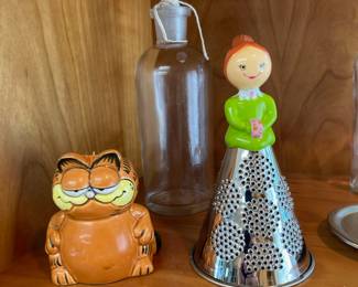 Enesco Garfield Toothpick Holder, Pylones Figural Grater 