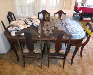 Dining Room Table With Chairs