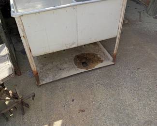 Dry Sink Tub