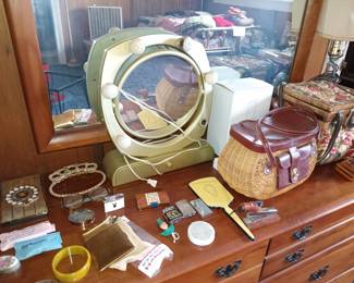 Misc Vintage items: Lighters, Purses, etc
