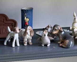 Various sculptures.