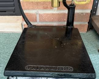 Fairbanks Antique Balanced Beam Bench Scale (50 lb)