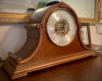 Howard Miller Presidential Series Custom Oak Humpback Mantel Clock