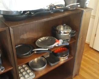 Skillets, pots, pans 