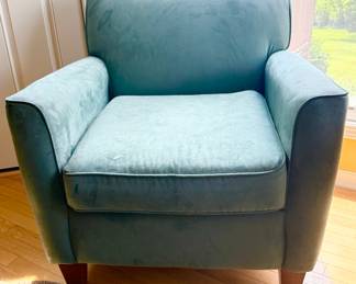 Green velvet chair
$30
