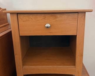 Nightstand or small tv table
$10