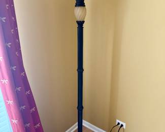 Floor standing lamp
$40