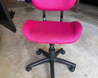 Pink desk chair
$10