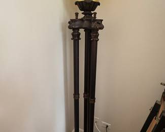 Floor standing antique looking 3 prong lamp (HEAVY)
$75