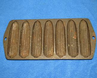 Lot 20. Cast iron cornbread pan