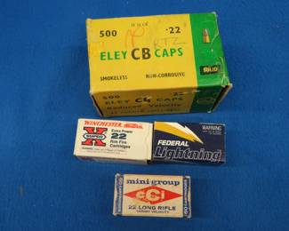 Lot 45. Over 100 mixed 22 rounds in old or vintage boxes
