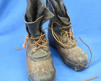 Lot 420. Size 11 Hoffman boots