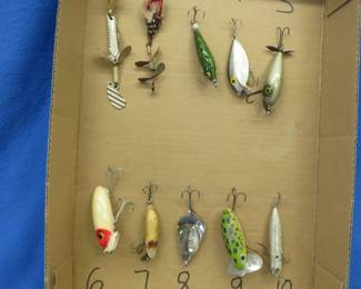 Lot 171. Ten vintage baits, see photos for descriptions