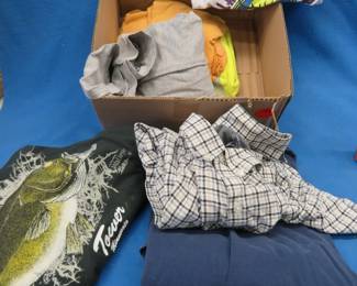 Lot 154. Men's XXL shirts and t-shirts