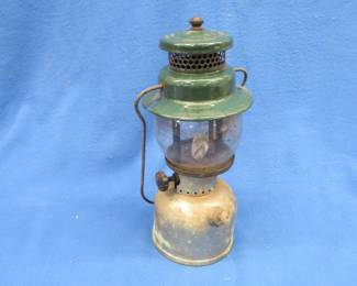 Lot 98. Coleman Model 242 C single-mantle lantern