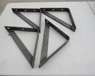 Lot 454. 4 heavy-gauge brackets