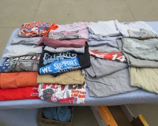 Lot 355. XXL T-shirts