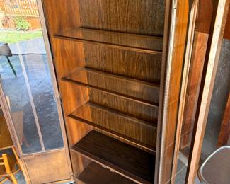 Vintage Mid-Century Modern Colonnade Display Cabinet/Bookcase/Hutch by Keller Furniture. Measures 72.25"H x 32"W x 13.5"D.