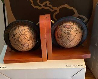 Globe bookends