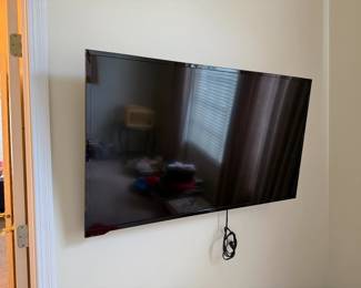 Insignia TV