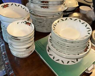 Complete set of dishes