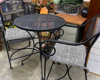 Pub style rolled aluminum table and chairs with cushions