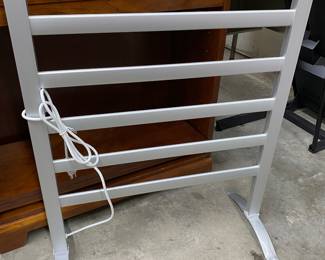 Electric towel warmer