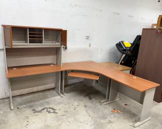 L- shape desk with hutch , like new