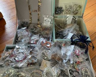 Lots of jewelry
