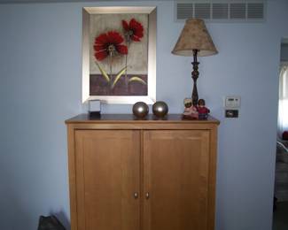 ETHAN ALLEN TV CABINET, FLOWER PRINT, LAMP AND VINTAGE DOLLS
