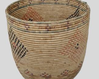 NATIVE AMERICAN DIAMOND PATTERN BASKET