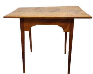 EARLY 19TH CENTURY TAVERN TABLE