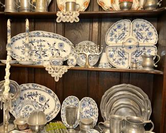 Armatale, blue onion china