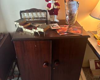 Bar cabinet