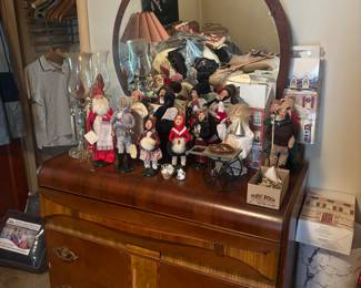 Byers Choice Carolers