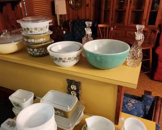Pyrex Daisy Spring Blossom Dishes, Cruets, Pyrex Mixing Bowl