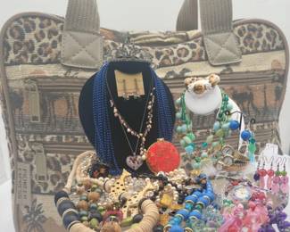 101 AnimalPrintBagFilledwithAssortmentofFashionJewelry